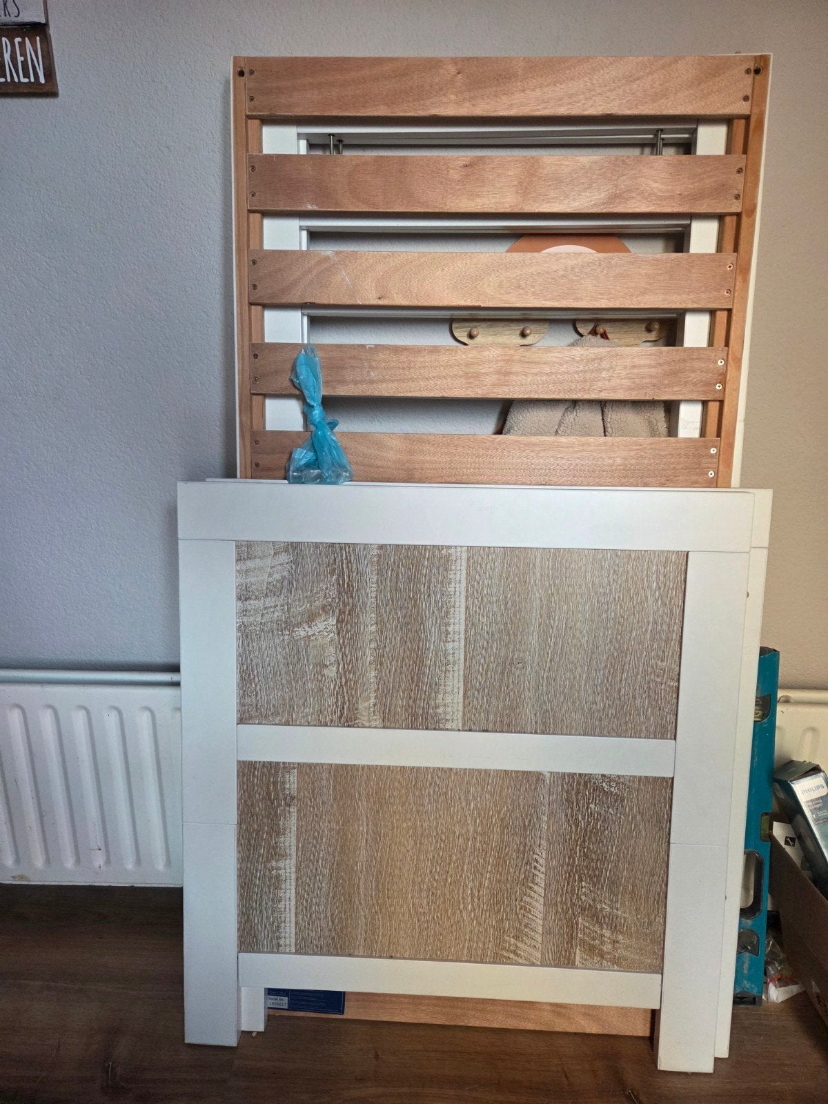 Wit ledikant met houtlook - Zeer goede staat, Huis en Inrichting, Ophalen, Eenpersoons, Wit, Zo goed als nieuw