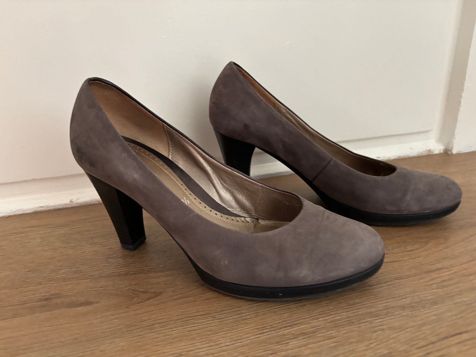 Gabor pumps suede 38, Ophalen, Zo goed als nieuw