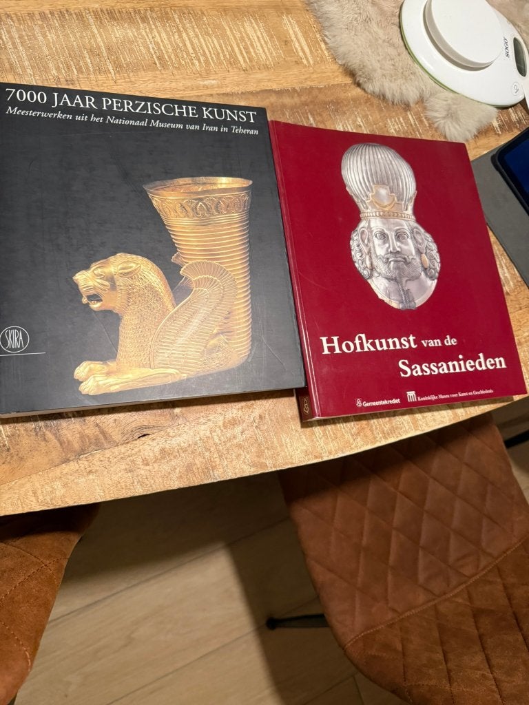 2 boeken Perzische kunst: Hofkunst v/d Sassanieden / 7000 j, Ophalen of Verzenden, Zo goed als nieuw, Overige onderwerpen