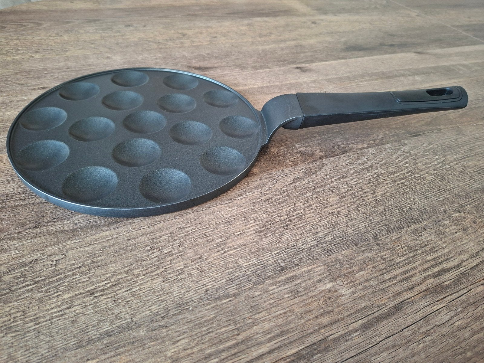 POFFERTJES PAN VOOR 16 POFFERTJES, Huis en Inrichting, Keuken | Potten en Pannen, Antiaanbaklaag, Overige typen, Aluminium, Ophalen of Verzenden