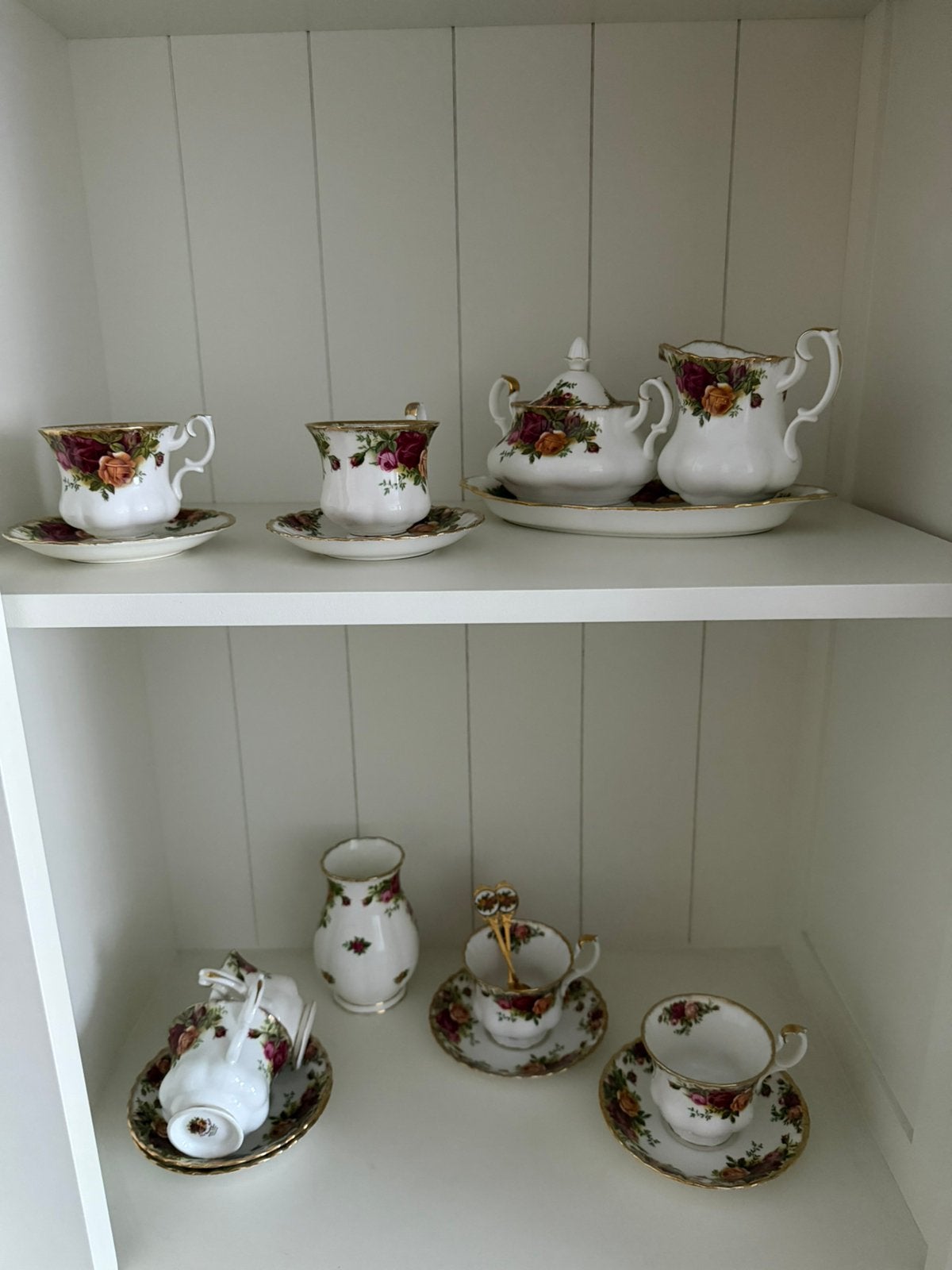 Royal albert old country roses, Antiek en Kunst, Ophalen