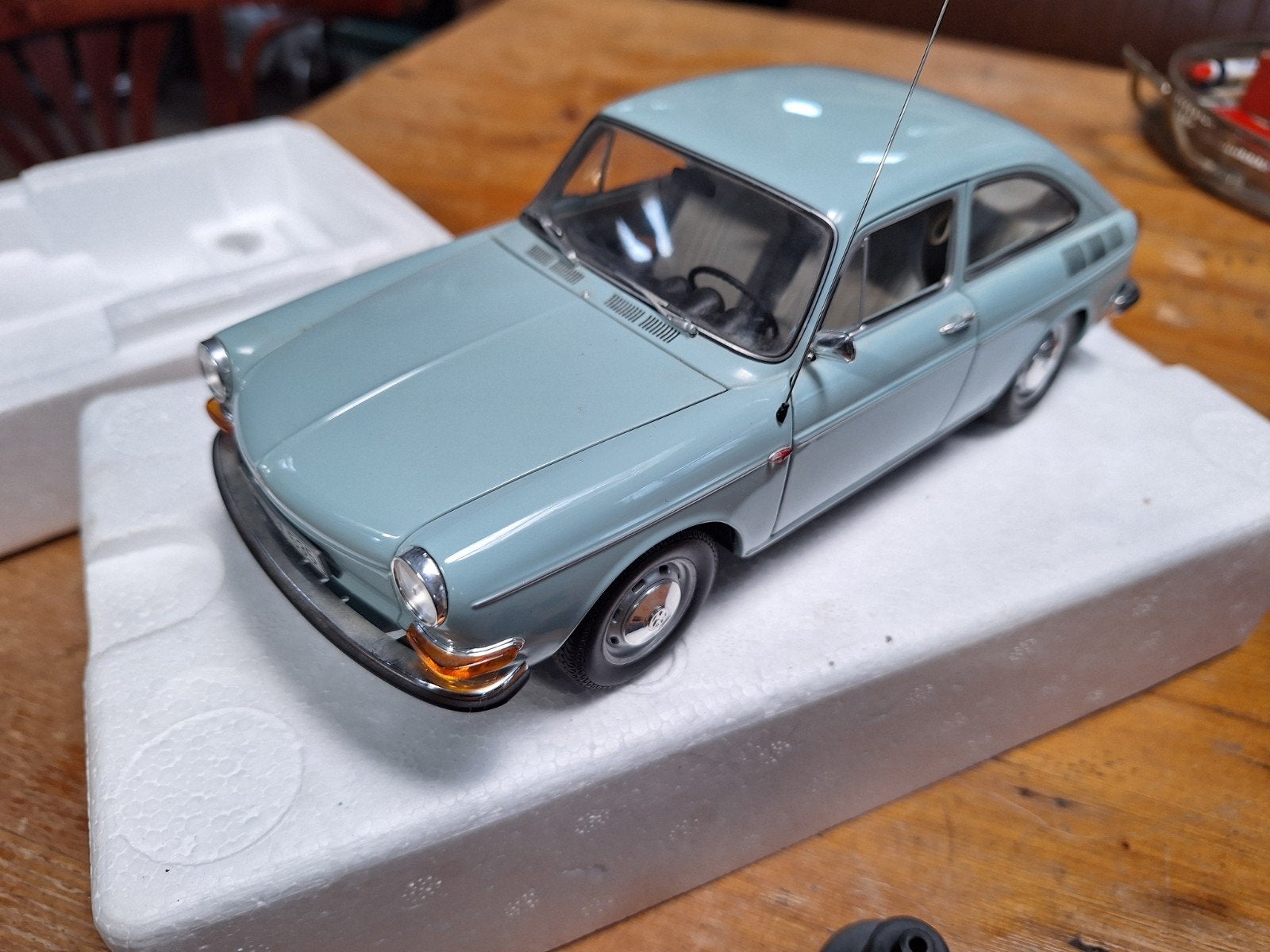 Zeldzame Minichamps VW 1600 TL - 1970 (schaal 1:18), Hobby en Vrije tijd, Ophalen of Verzenden, Zo goed als nieuw, Auto, MiniChamps