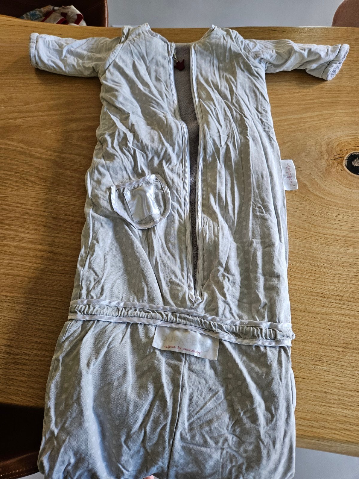 Puckababy slaapzak grijs met witte stippen, Kinderen en Baby's, Ophalen of Verzenden, Gebruikt, Slaapzak