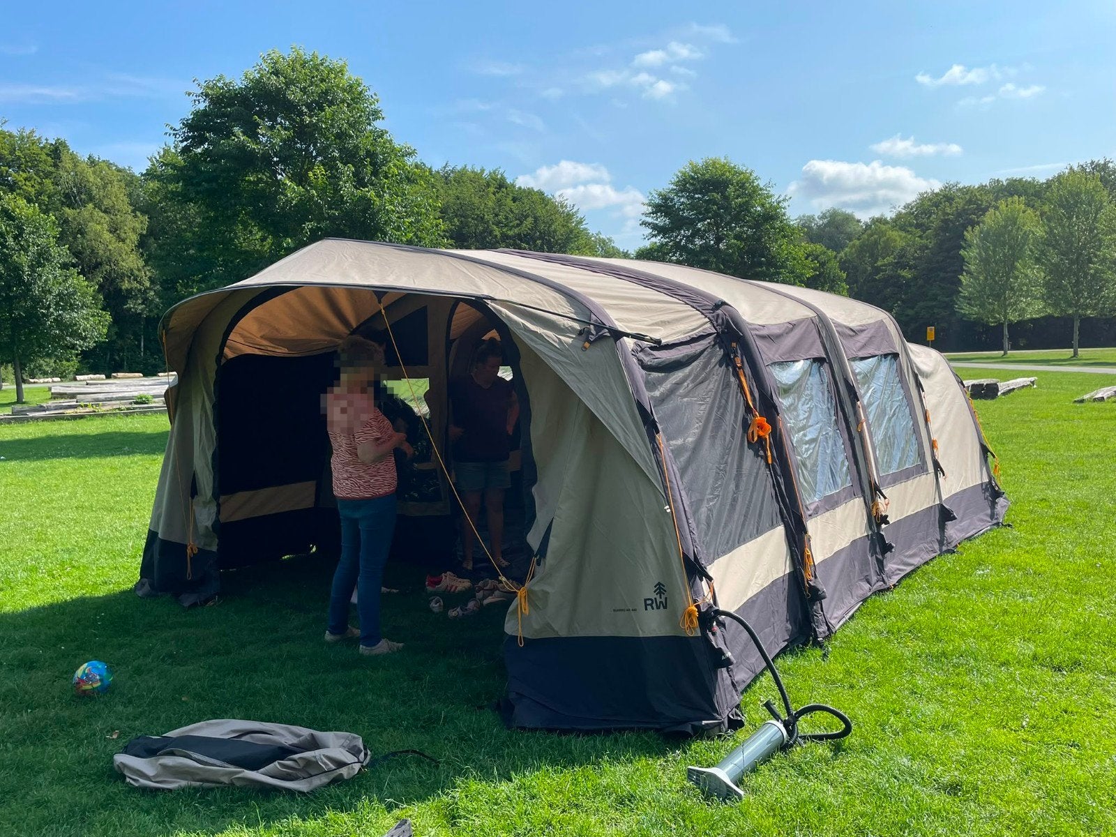 Tent Redwood Navarro Air 440 + Luifel en kast, Ophalen, Zo goed als nieuw, Tot en met 6