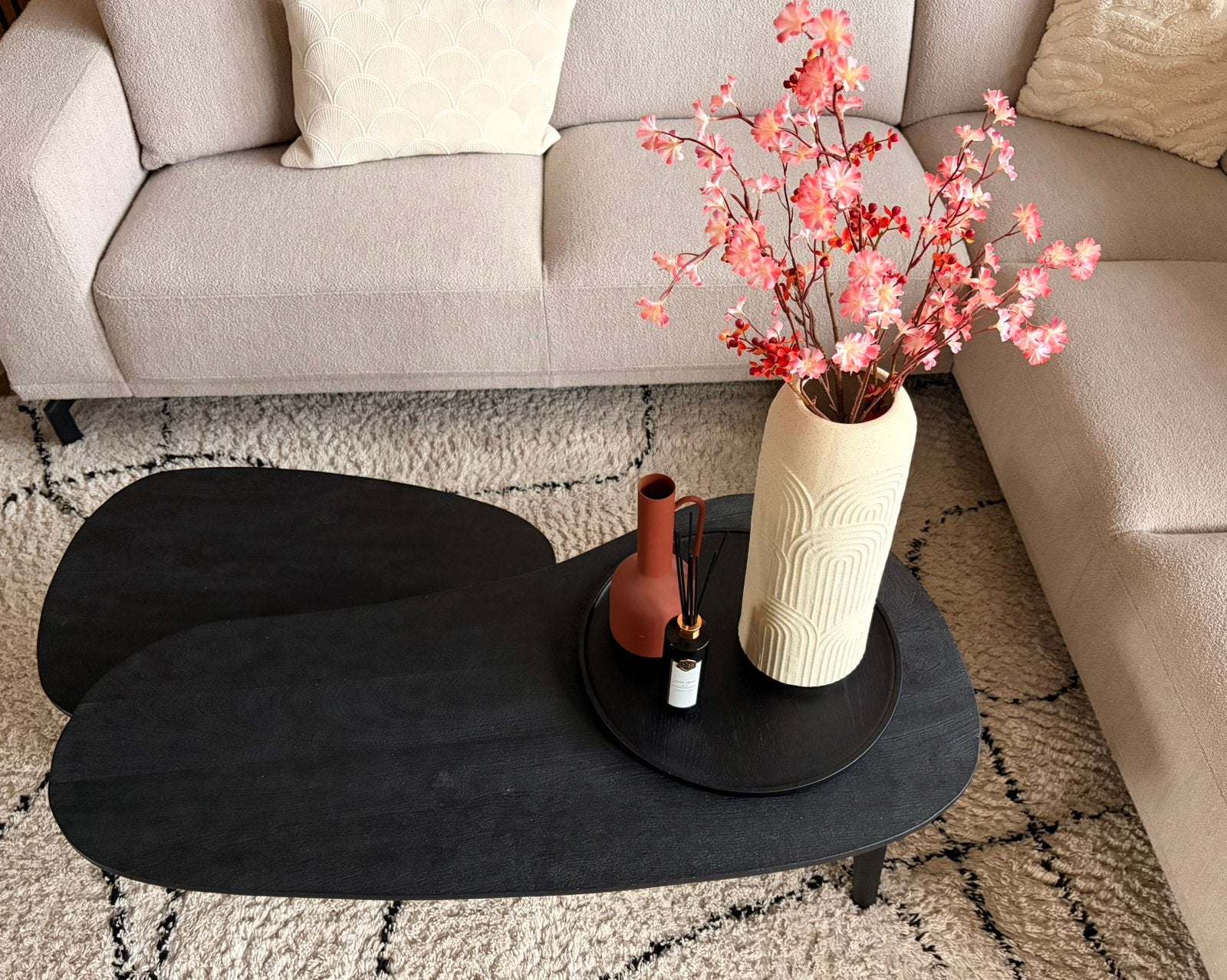Set zwarte salontafels met organische vorm, Huis en Inrichting, Ophalen, Zo goed als nieuw, Rond, 50 tot 100 cm