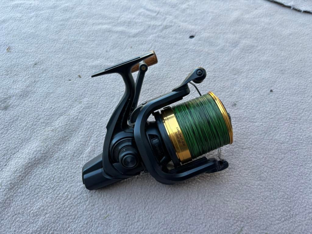 Daiwa emblem 45 scw 5000c qd big pit molen, Ophalen of Verzenden, Gebruikt, Molen