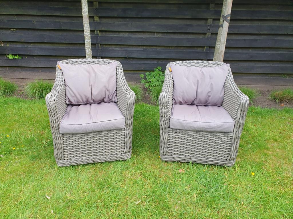 2x Wicker tuinstoelen met kussens, Tuin en Terras, Tuinstoelen, Ophalen, Gebruikt, Wicker