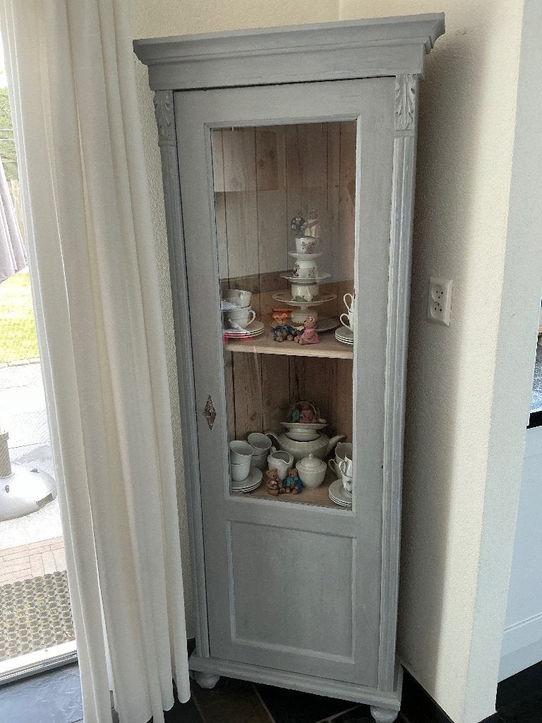 Grenen vitrine hoekkastje geschilderd met krijtverf, Ophalen of Verzenden