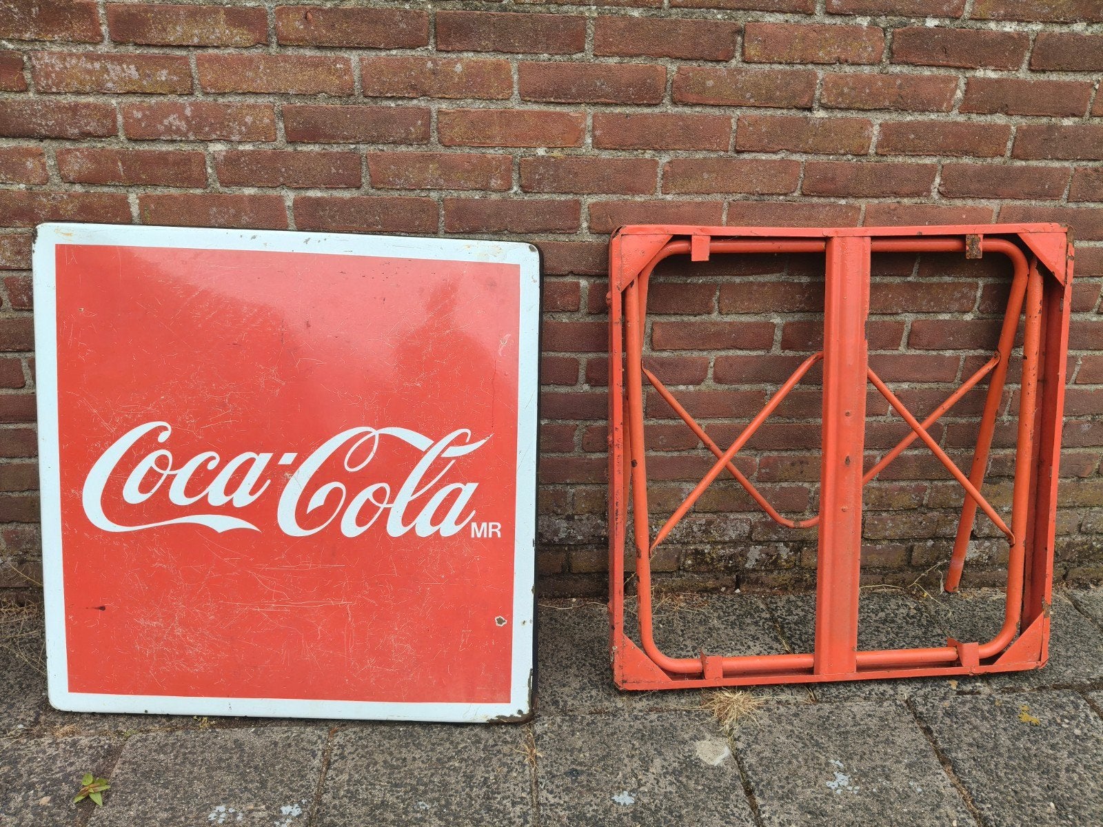 Vintage Emaille Coca-Cola Tafel - Blad is 75cm x 75 cm, Ophalen
