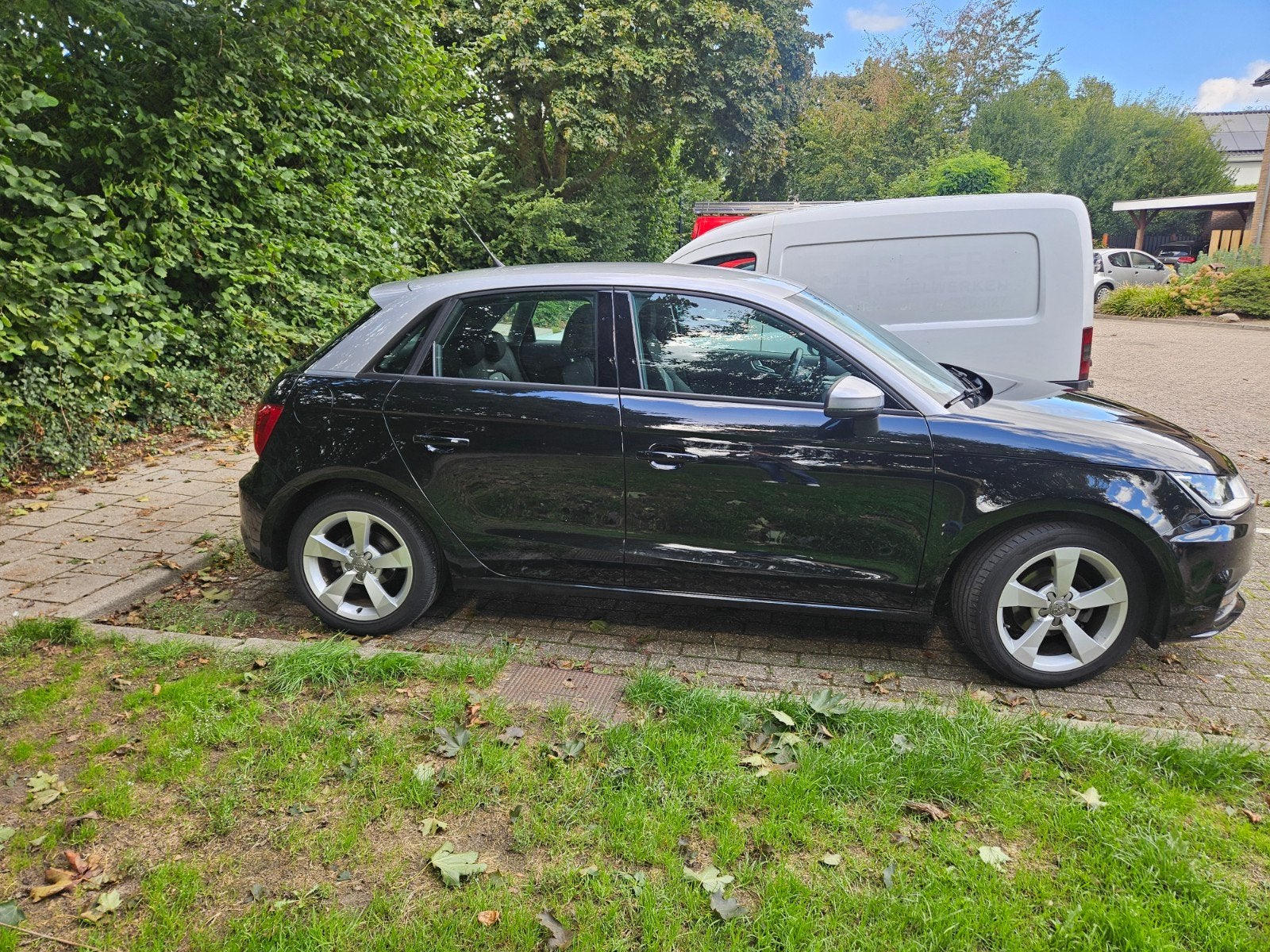 Audi A1 1.0 Tfsi 70KW 95pk Sportback 2016 Zwart 2de eigenaar, Auto's, Audi, Voorwielaandrijving, 95 pk, Zwart, 24 km/l