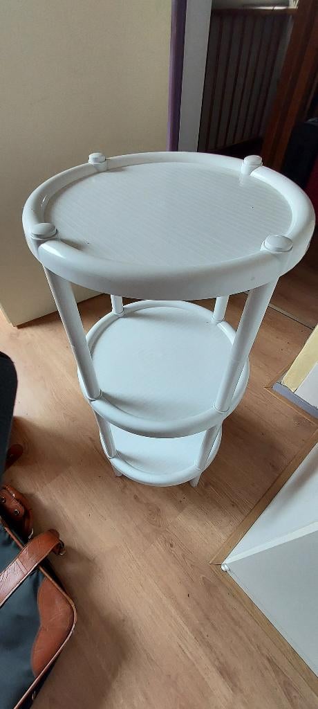 Een wit rond etagere /bijzettafeltje WHOPPASH, Ophalen