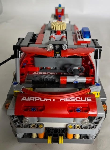 LEGO Technic 42068 Airport Rescue Vehicle, Ophalen of Verzenden, Gebruikt