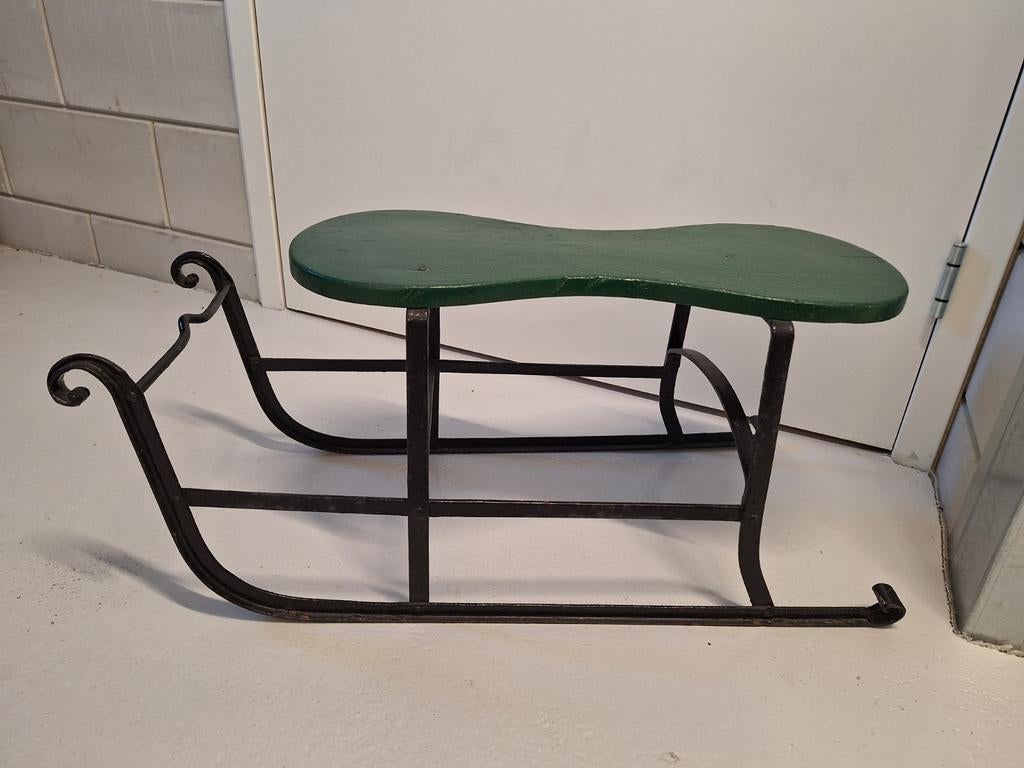 Antieke decoratieve slee met groen zitje, Ophalen