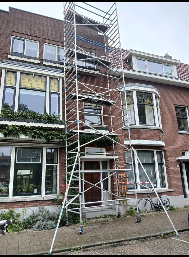 Rolsteiger te huur, Doe-het-zelf en Verbouw, Steigers, Zo goed als nieuw, Rolsteiger of Kamersteiger, 5 meter of hoger, Ophalen of Verzenden