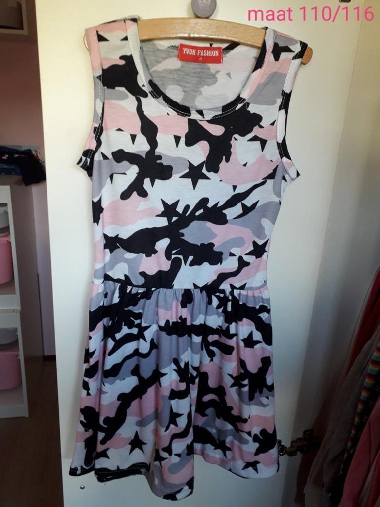 Stoer zomerjurkje jurkje maat 110 116 leger roze camouflage, Ophalen of Verzenden, Zo goed als nieuw, Meisje, Jurk of Rok