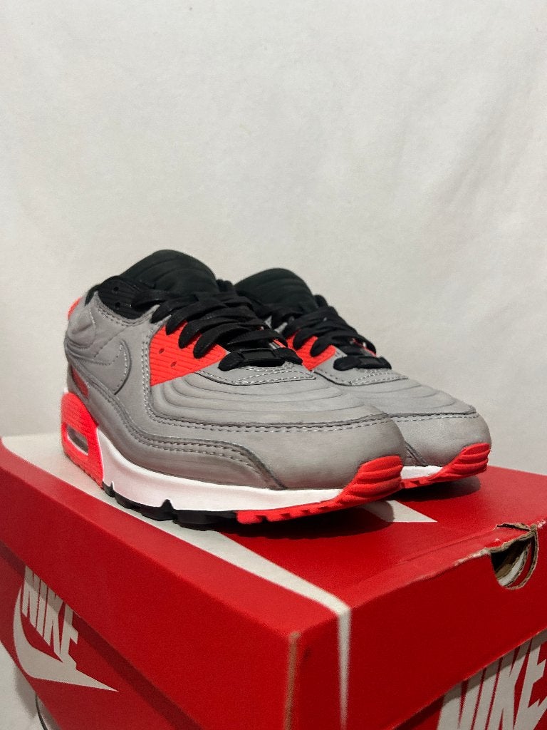 ALS NIEUW! Maat 44,5 - Nike Air Max 90 Lux Bright Crimson, Overige kleuren, Verzenden, Nike, Nike