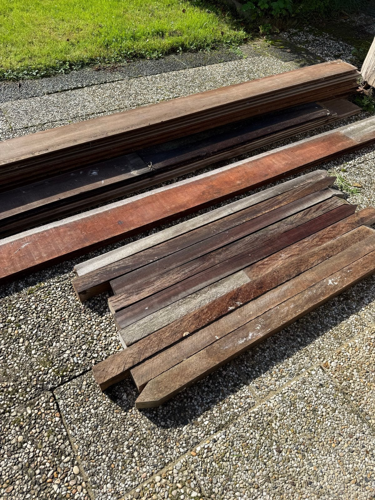 Diverse partij hardhout: planken en palen azobe, Ophalen, Gebruikt, 25 tot 50 mm, Overige typen