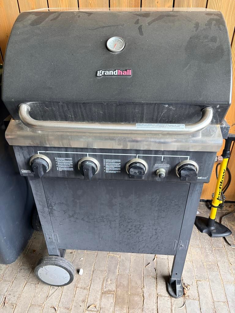 Grandhall gasbarbecue - Goed gebruikt, kan nog een ronde mee, Tuin en Terras, Barbecue-accessoires, Ophalen, Gebruikt