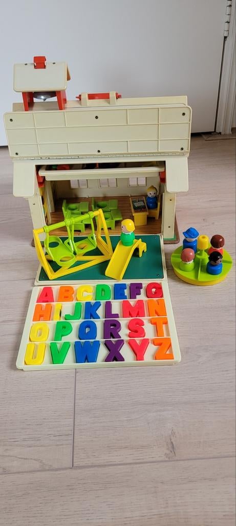 Vintage Fisher-Price School met speeltoestellen & ABC, Ophalen of Verzenden, Gebruikt, Speelset