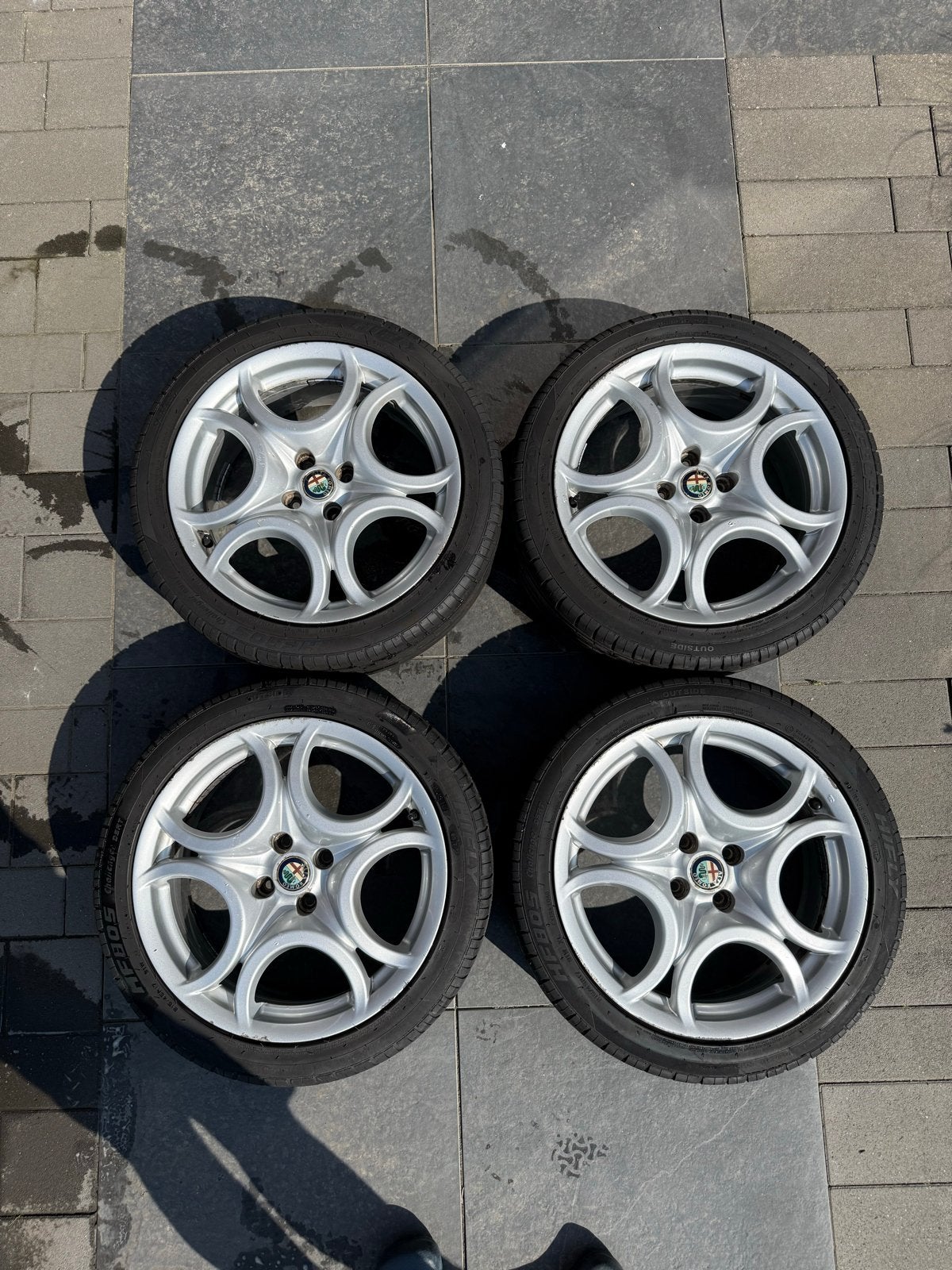 Set van 4 originele 17 inch Alfa Romeo Mito velgen met bande, Auto diversen, Wieldoppen, Ophalen of Verzenden, Gebruikt