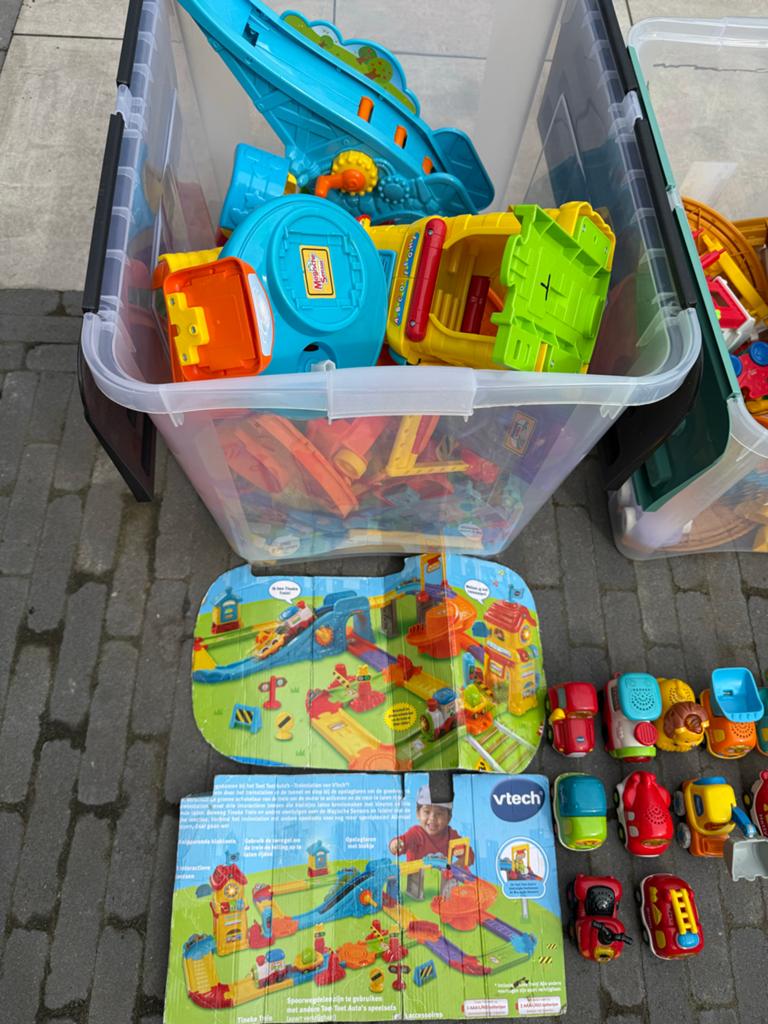 Grote set V-TECH en Little People incl. 13 Toet Toet auto's, Ophalen, Gebruikt, Jongen of Meisje