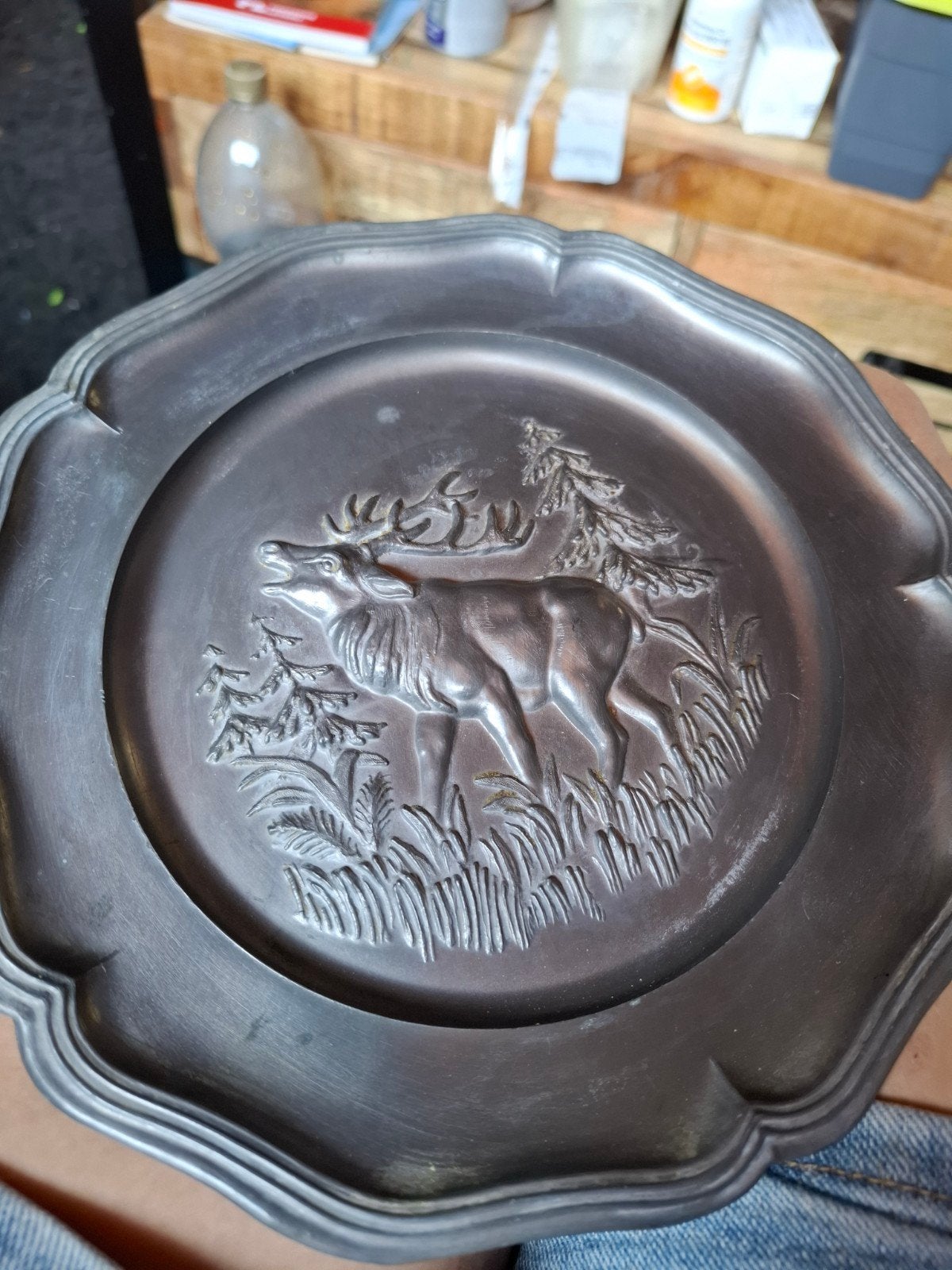 Vintage tinnen bord met hert reliëf, Antiek en Kunst, Antiek | Tin, Ophalen of Verzenden