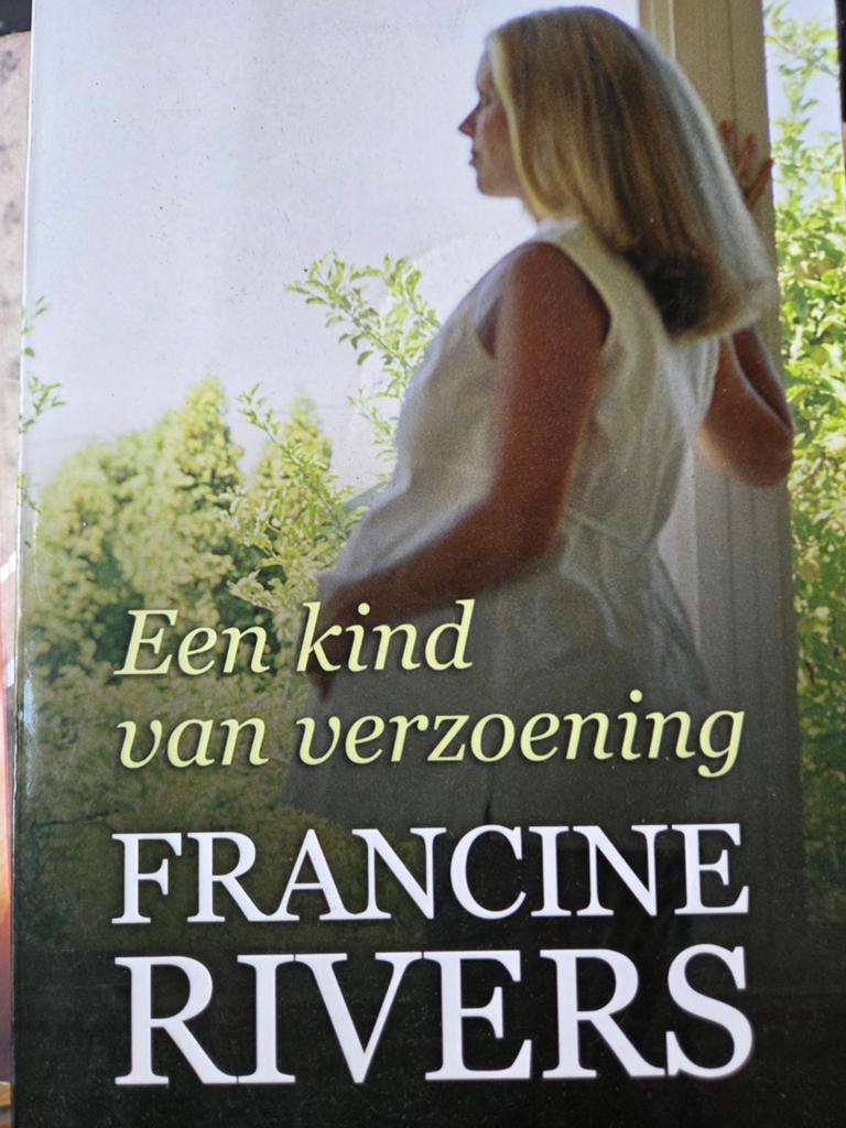 Een kind van verzoening - Francine Rivers, Boeken, Romans, Gelezen, Nederland, Ophalen of Verzenden