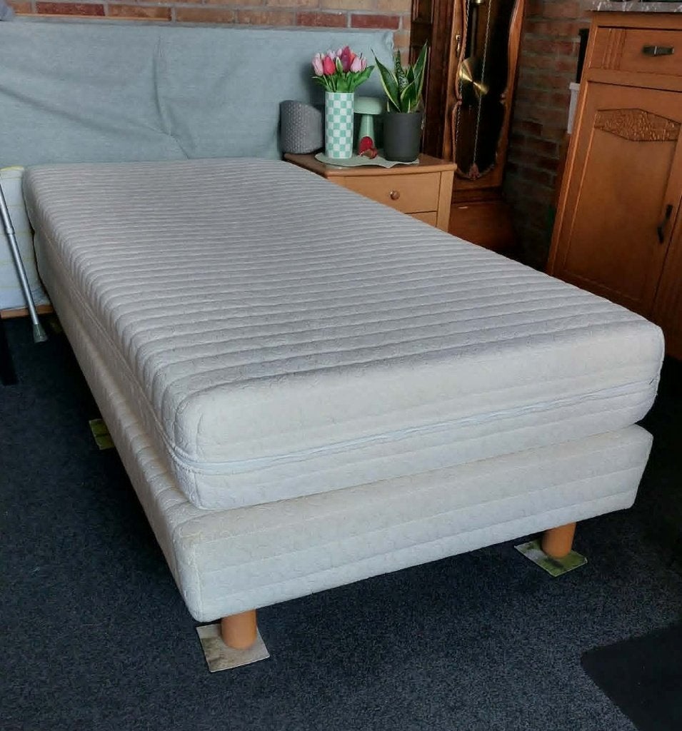 1 Persoonsbed lichteiken gefineerd met nachtkasje 90x200cm, Huis en Inrichting, Slaapkamer | Bedden, Ophalen, Gebruikt, 90 cm