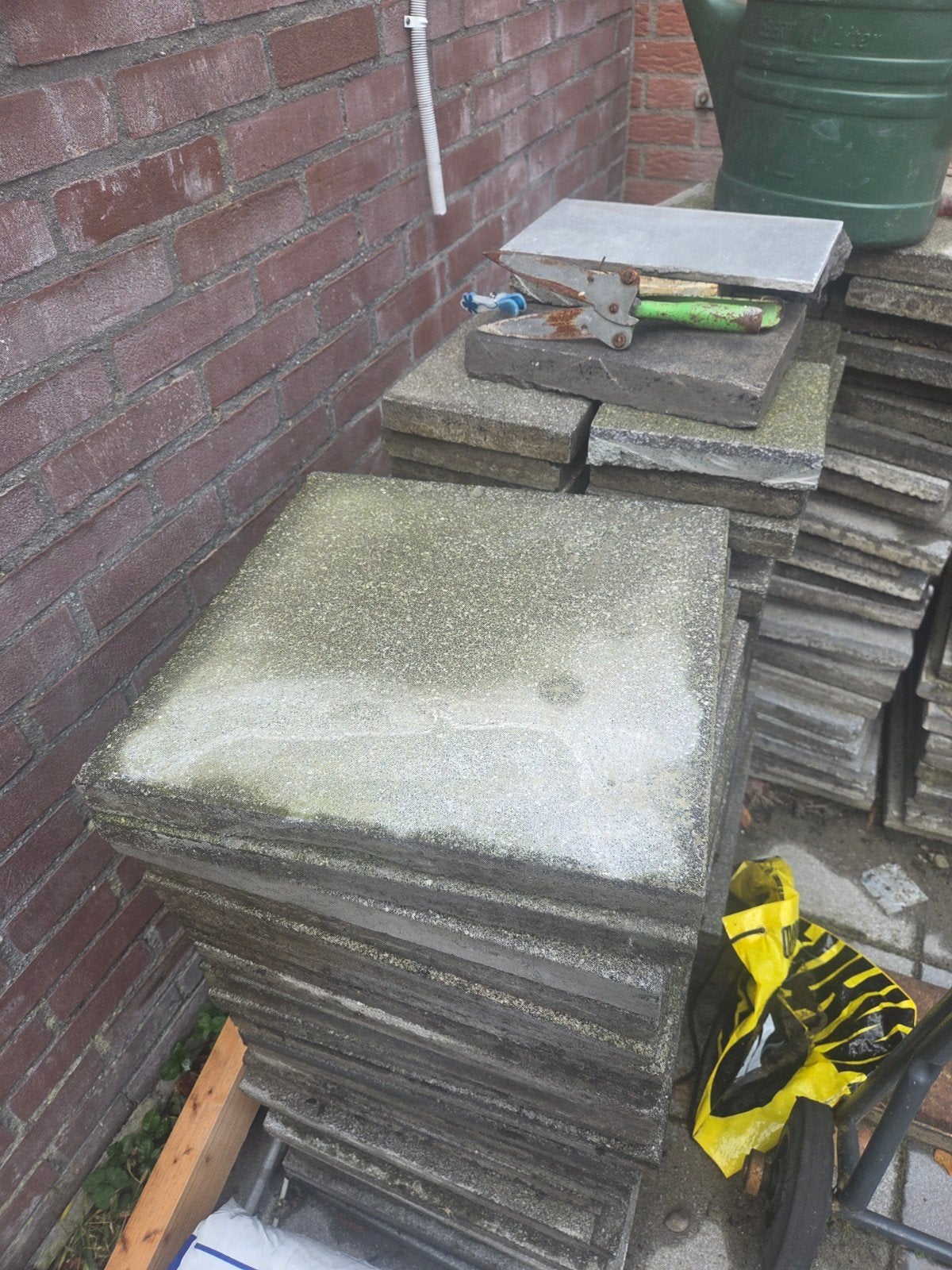 tuintegels gratis meenemen. 40x40, Tuin en Terras, Ophalen, Gebruikt, Beton, Terrastegels