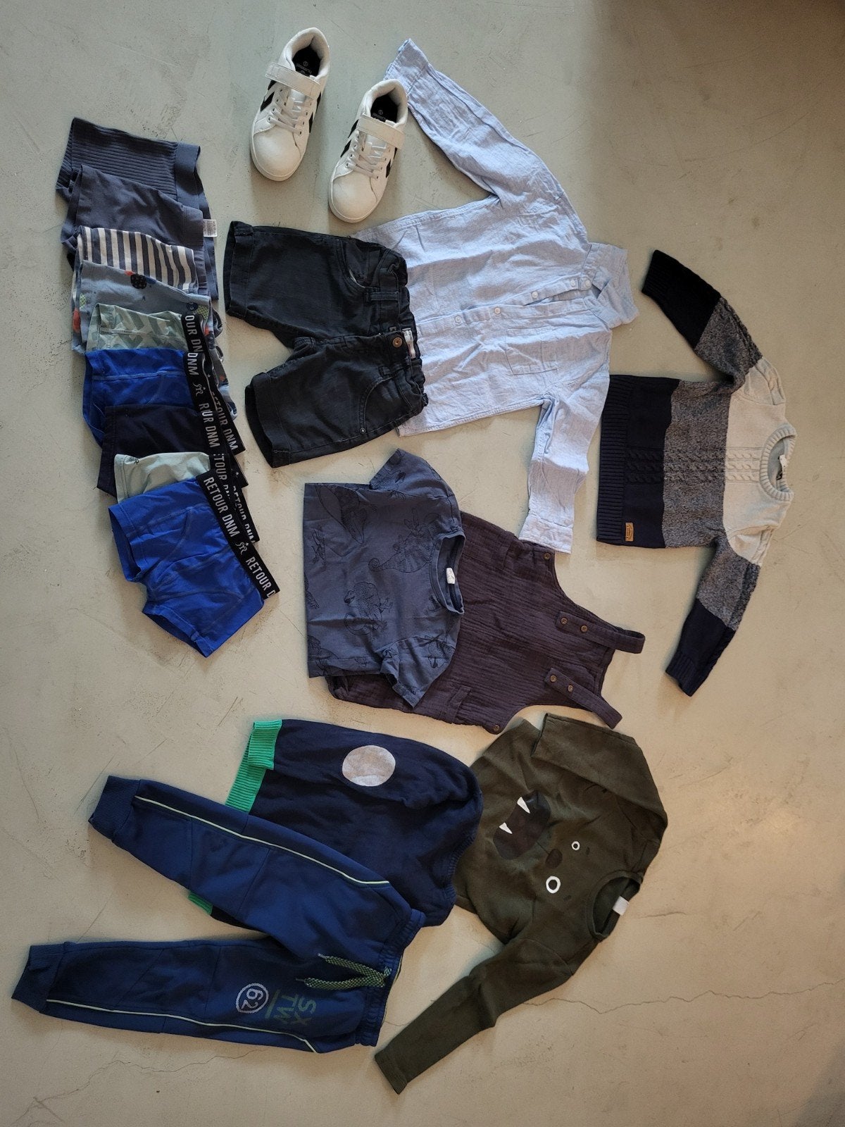 Jongenskleding pakket maat 110 met zgan sneakers maat 31, Kinderen en Baby's, Kinderkleding | Maat 110, Broek, Retour, Hema, Ophalen of Verzenden