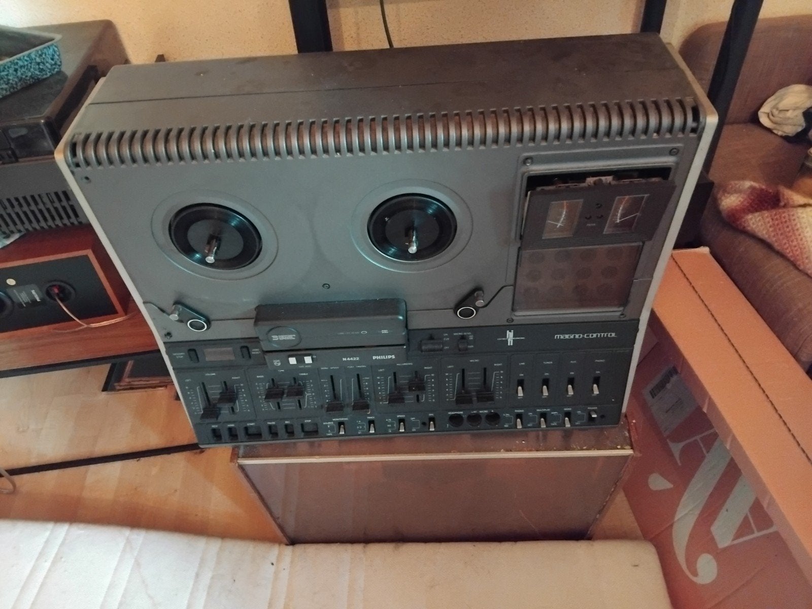 Philips N4422 Bandrecorder met stofkap, Ophalen, Defecte bandrecorder, Met stofkap