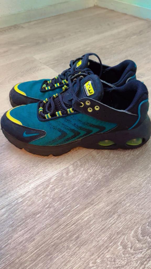 Nike Air. Maat 37.5, Ophalen of Verzenden, Zo goed als nieuw, Sportschoenen