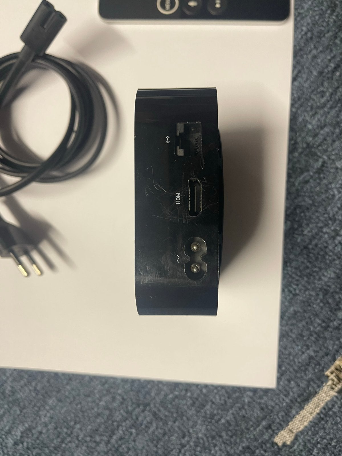 Foto 4 van Apple TV 4K 1e generatie met afstandsbediening en kabel