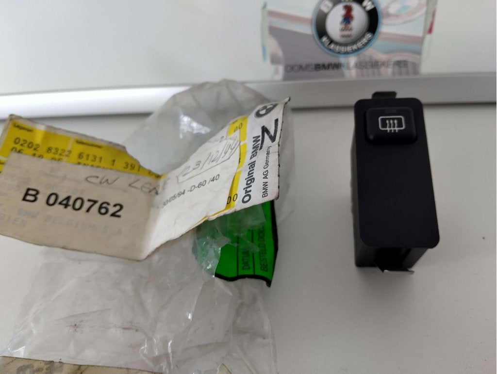BMW E 34 schakelaar achterruitverwarming NOS 61321391853, Niet ingevuld, Niet ingevuld, Nieuw, Ophalen of Verzenden
