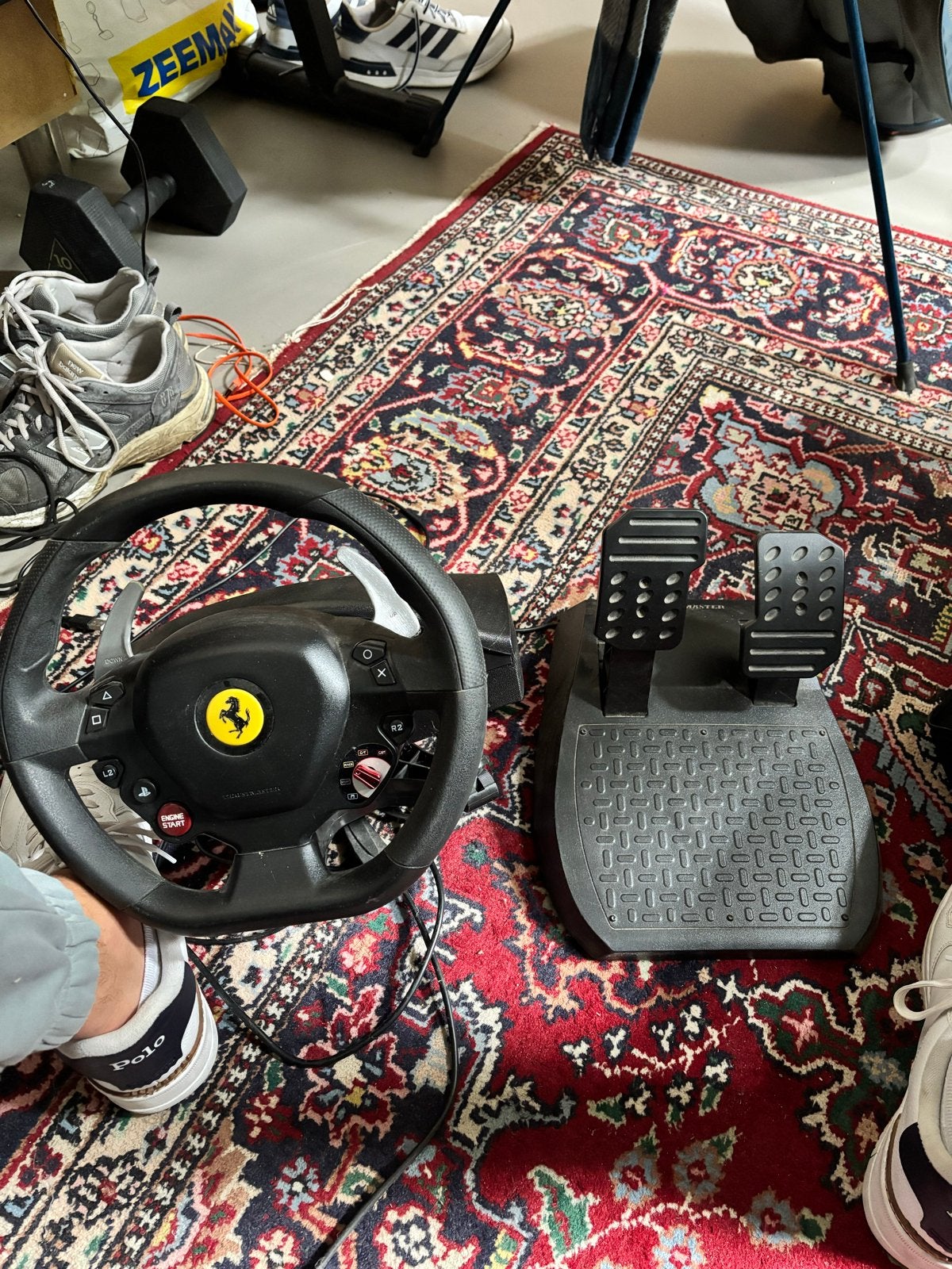 Thrustmaster T80 RW Ferrari 488 GTB racestuur met pedalen, Racestuur, Gebruikt, Thrustmaster, PlayStation