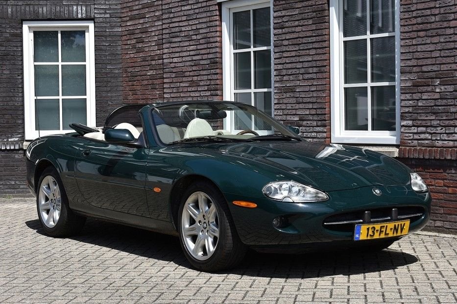 Jaguar XK8 4.0 V8 Convertible Wij zijn op afspraak geopend!, Auto's, Jaguar, Beige, Cabriolet, Bedrijf, 93 €/maand