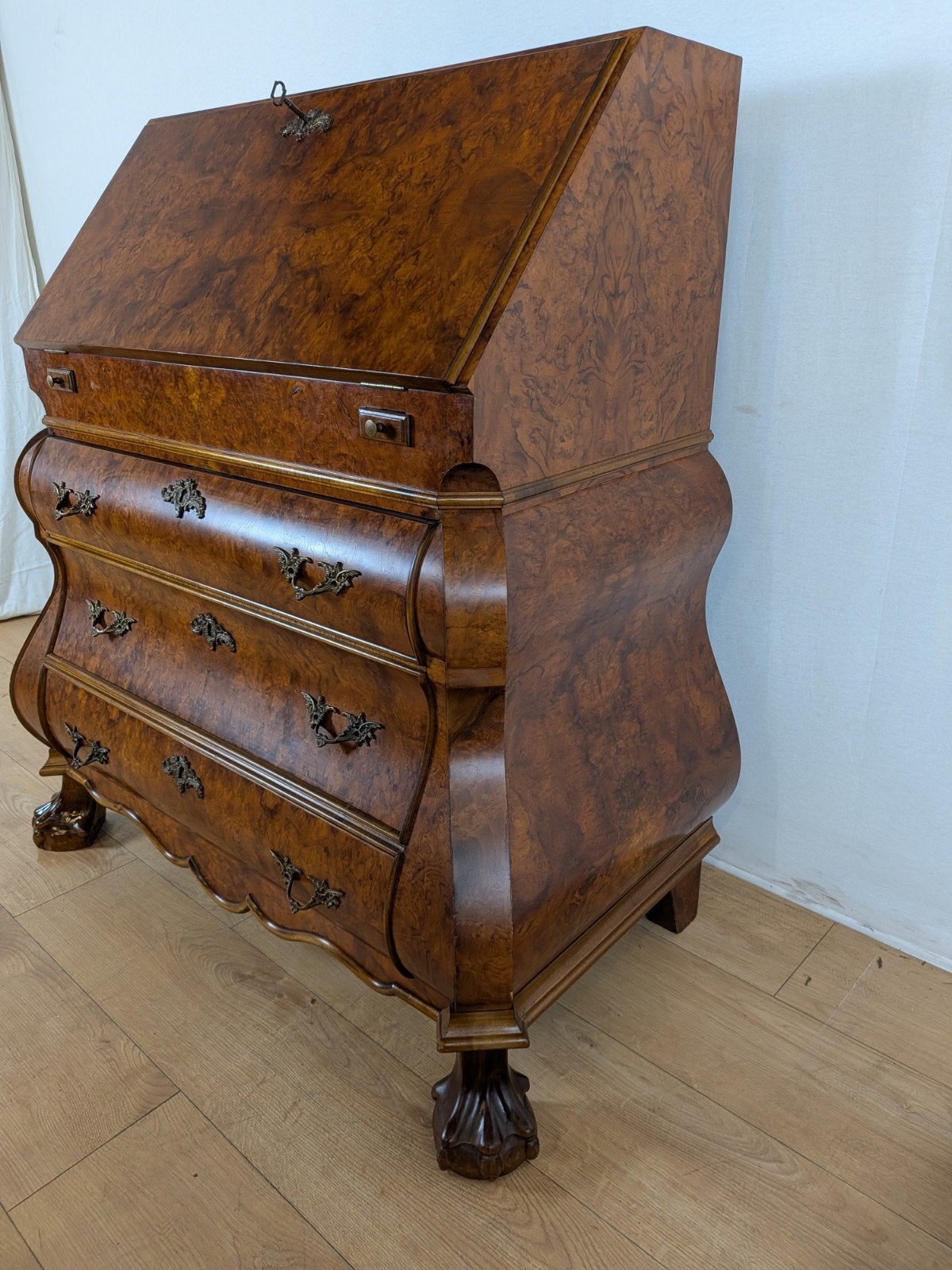 Luxe wortelnoten bombe secretaire – Hollandse Louis XV-stijl, Antiek en Kunst, Ophalen of Verzenden