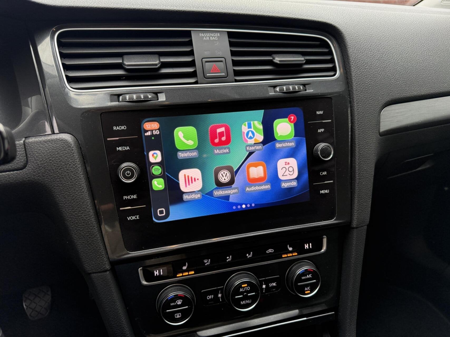 Volkswagen Golf 1.0 TSI Highline Carplay Led Cruise Nl Auto, Auto's, Gebruikt, Met garantie (alle), Origineel Nederlands, Bedrijf