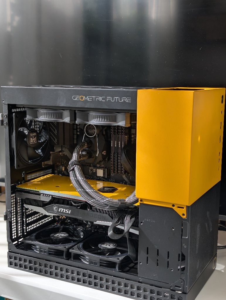 Gaming PC with Custom Accessories, Ophalen, 32 GB, Custom Build, Zo goed als nieuw