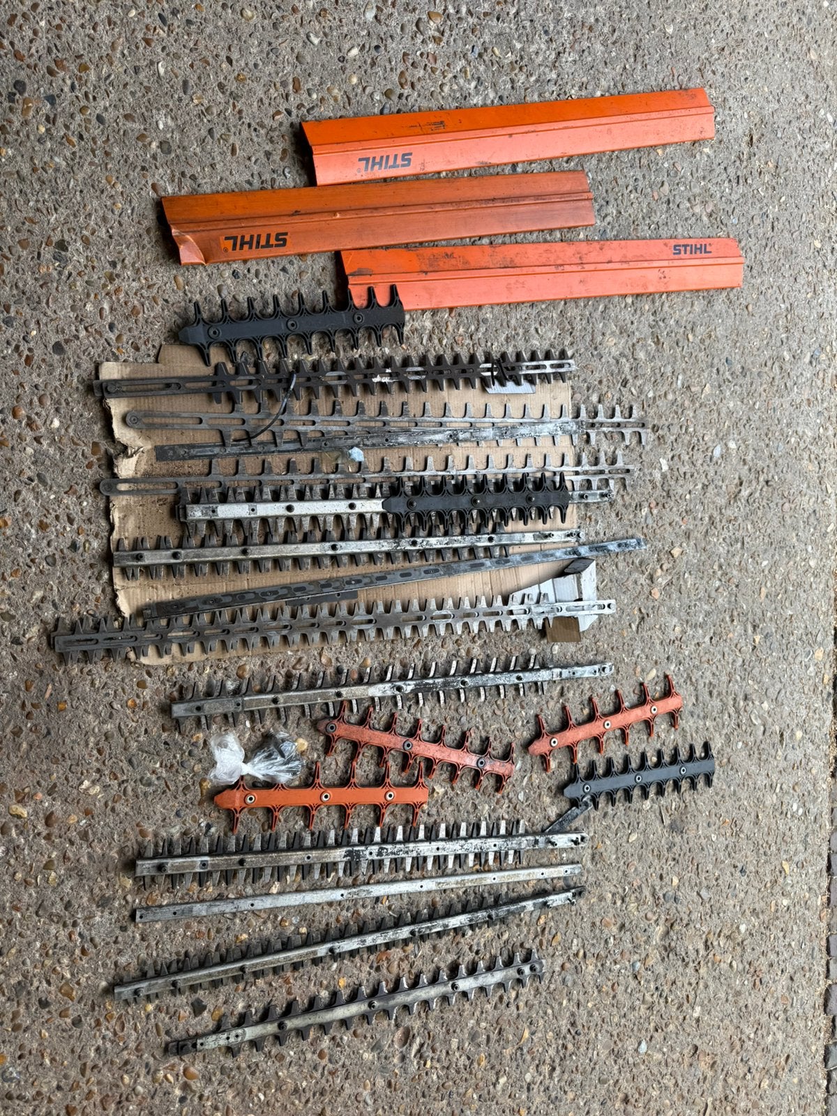 Partij Stihl heggenschaar messen, Tuin en Terras, Heggenscharen, Ophalen of Verzenden, Gebruikt, Benzine