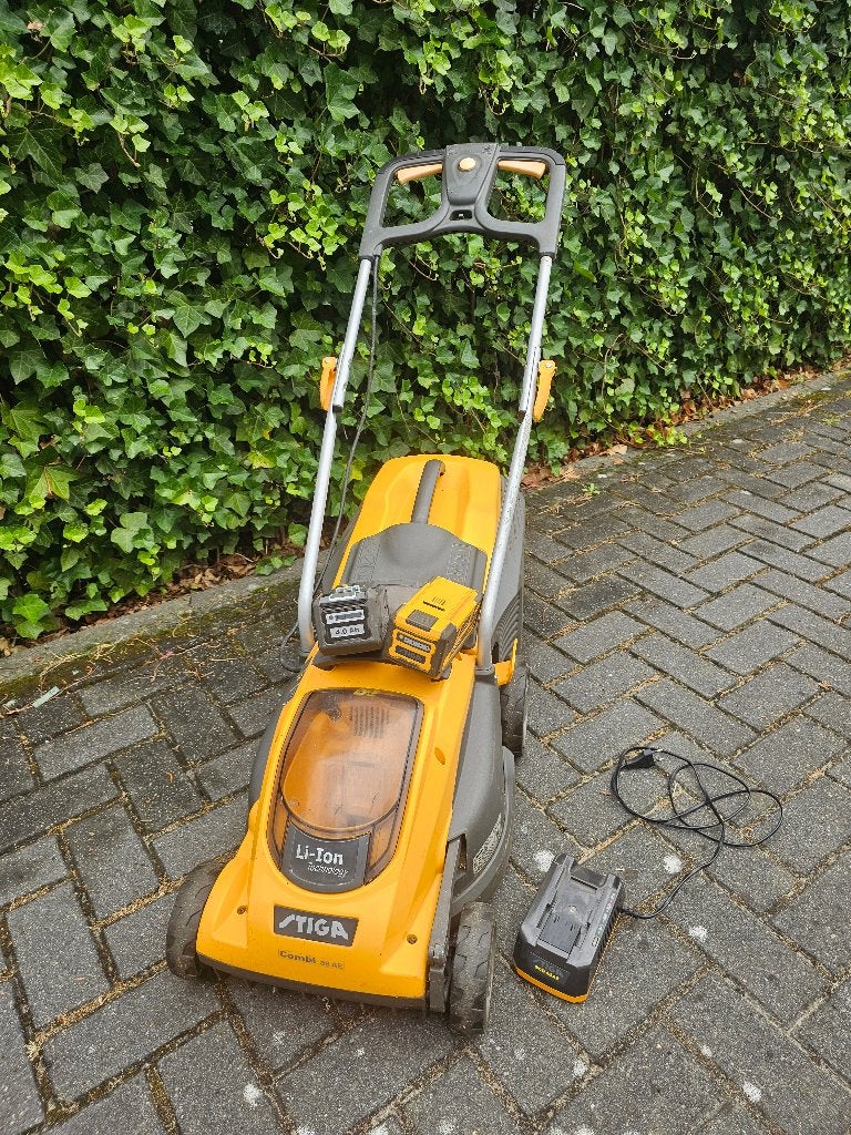 Stiga Accumaaier Li-Ion Combi 36AE zonder accu's, Ophalen, Cirkelmaaier, Gebruikt, Stiga