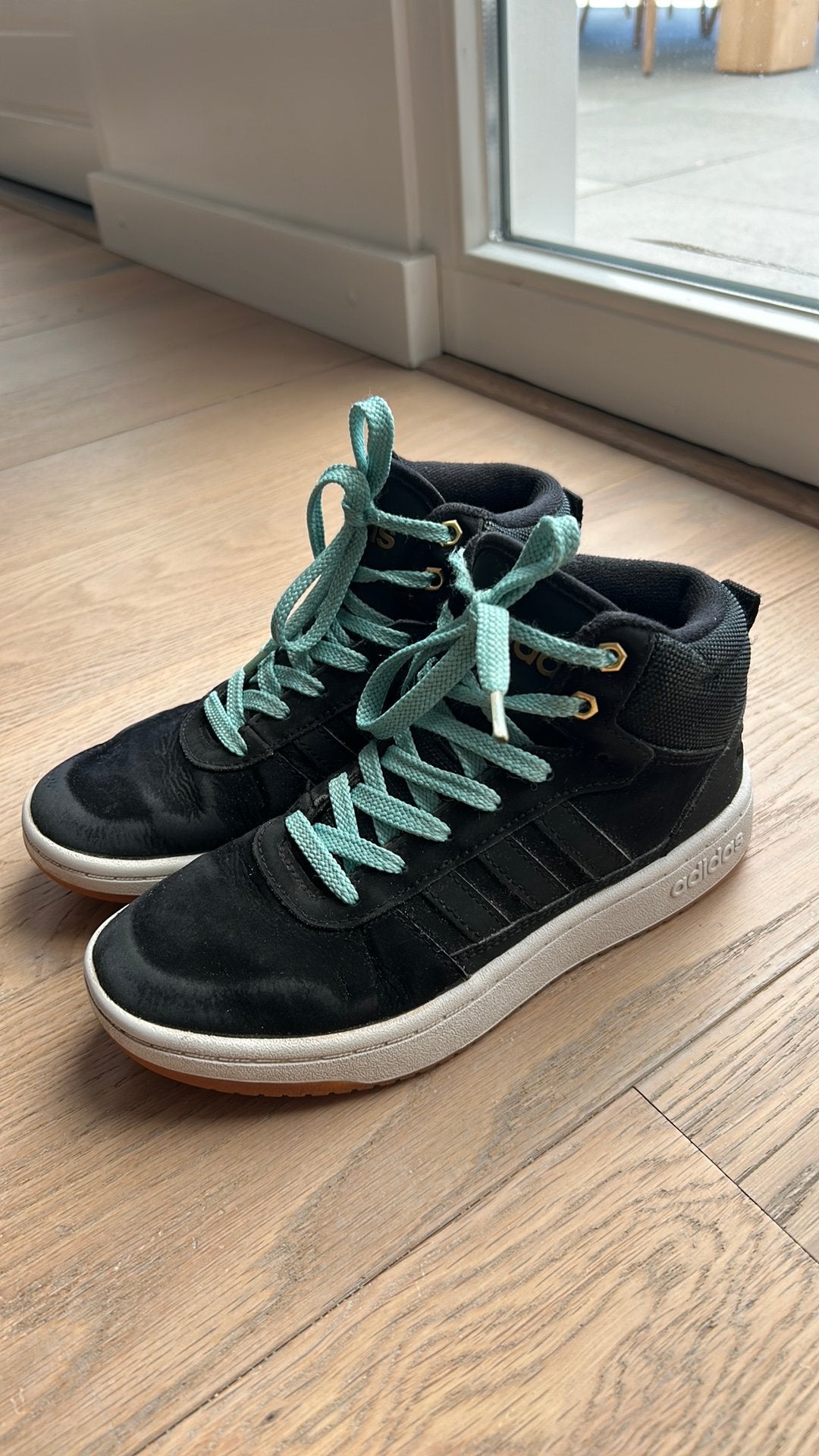 Adidas half hoge sneakers maat 36 / zwart, Ophalen of Verzenden, Zo goed als nieuw, Jongen of Meisje, Sportschoenen