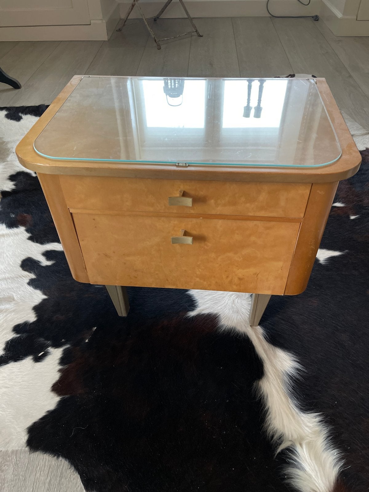 Vintage nachtkastje/bijzettafel met glazen blad, Ophalen