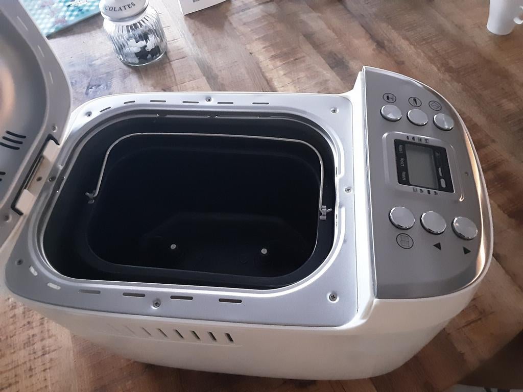 Silvercrest Broodbakmachine met Boekjes, Witgoed en Apparatuur, Broodbakmachines, Met timer, Gebruikt, Kijkvenster, 800 tot 1200 gram deeg