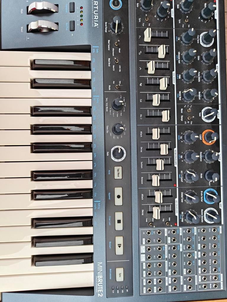 Arturia MiniBrute 2 Analoge Synthesizer (semi-modulair), Muziek en Instrumenten, Synthesizers, Ophalen of Verzenden, Zo goed als nieuw