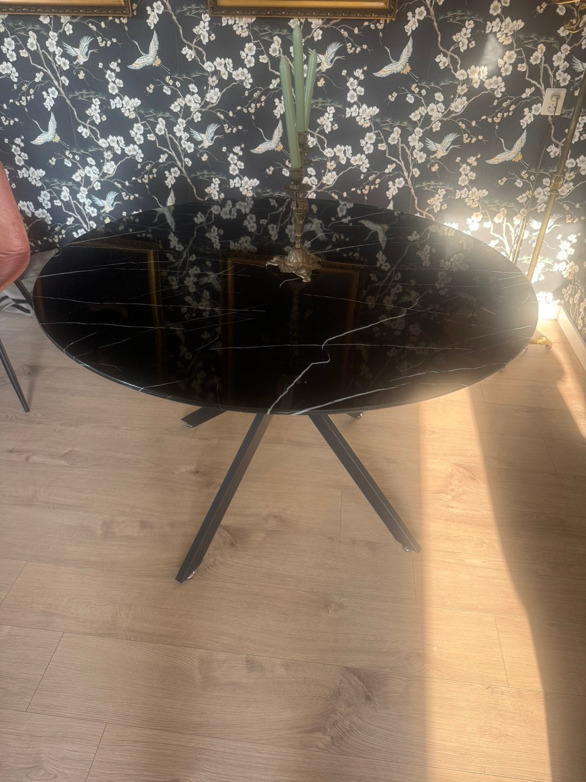 Eettafel met 4 roze stoelen, Ophalen, 100 tot 150 cm, Rond, 50 tot 100 cm