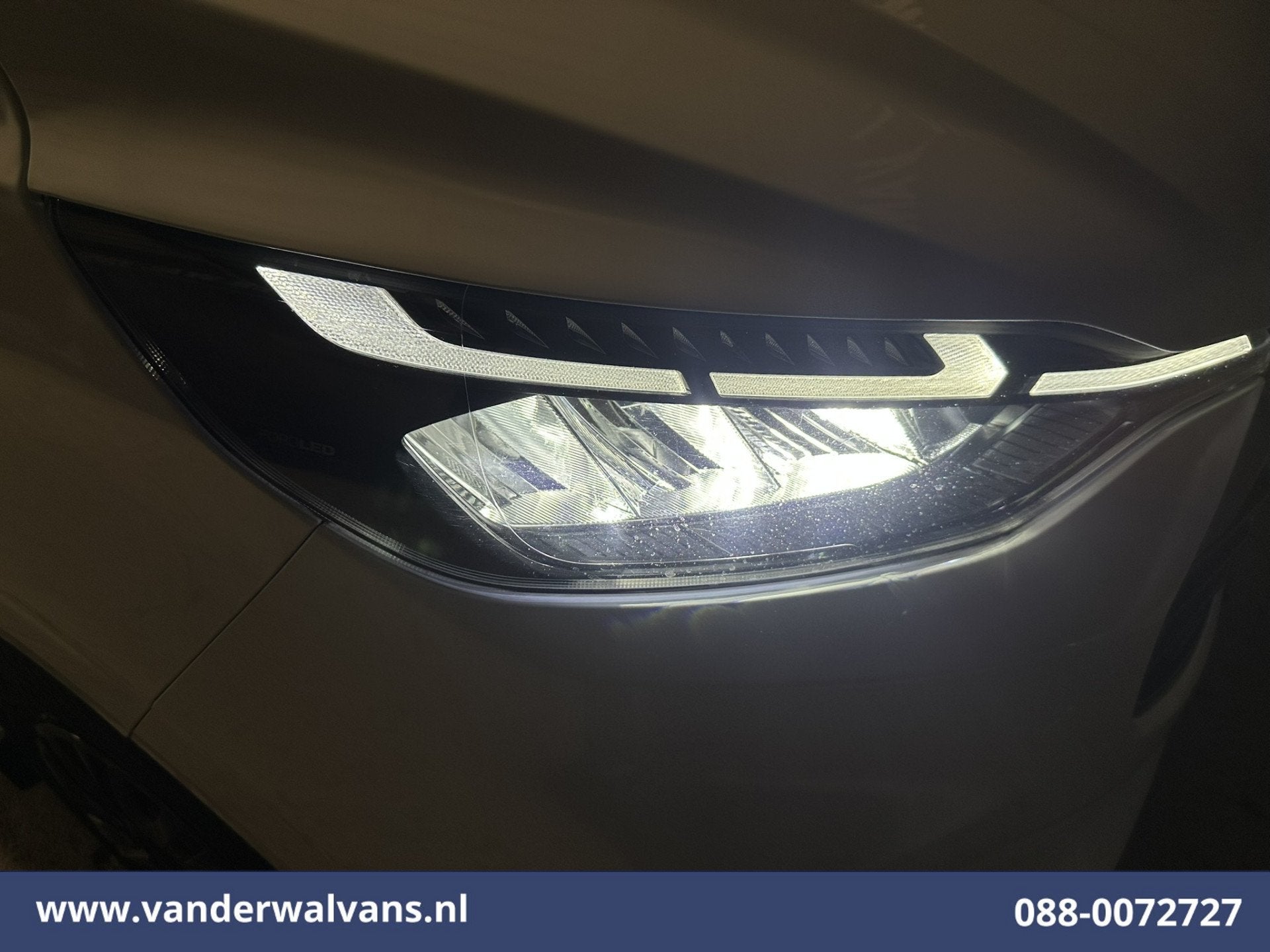 Ford Transit Custom 2.0 TDCI 136pk L2H1 Euro6 Airco | Camera, Voorwielaandrijving, Dealer onderhouden, Gebruikt, 4 cilinders