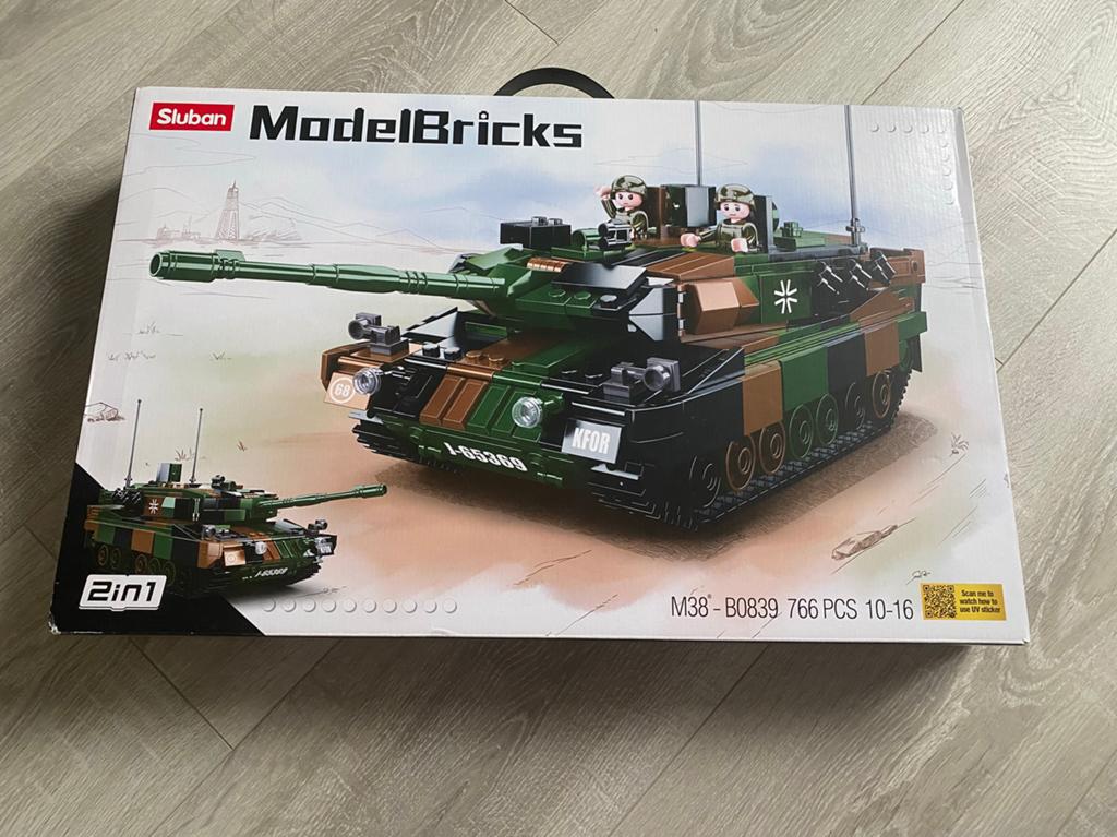 Nieuw! Sluban ModelBricks M38-B0839 leger tank auto, Ophalen of Verzenden, Nieuw
