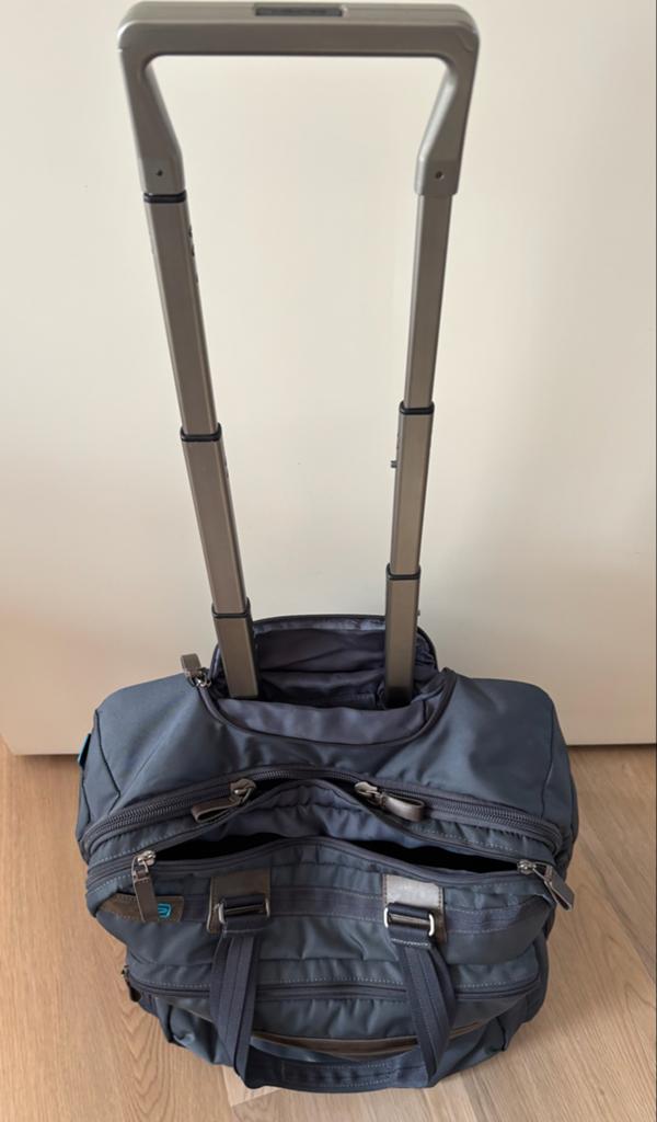 Piquadro laptop trolley met Wielen + Uitschuifbare Handgreep, 40 tot 60 cm, 20 tot 30 cm, Ophalen of Verzenden, Zo goed als nieuw