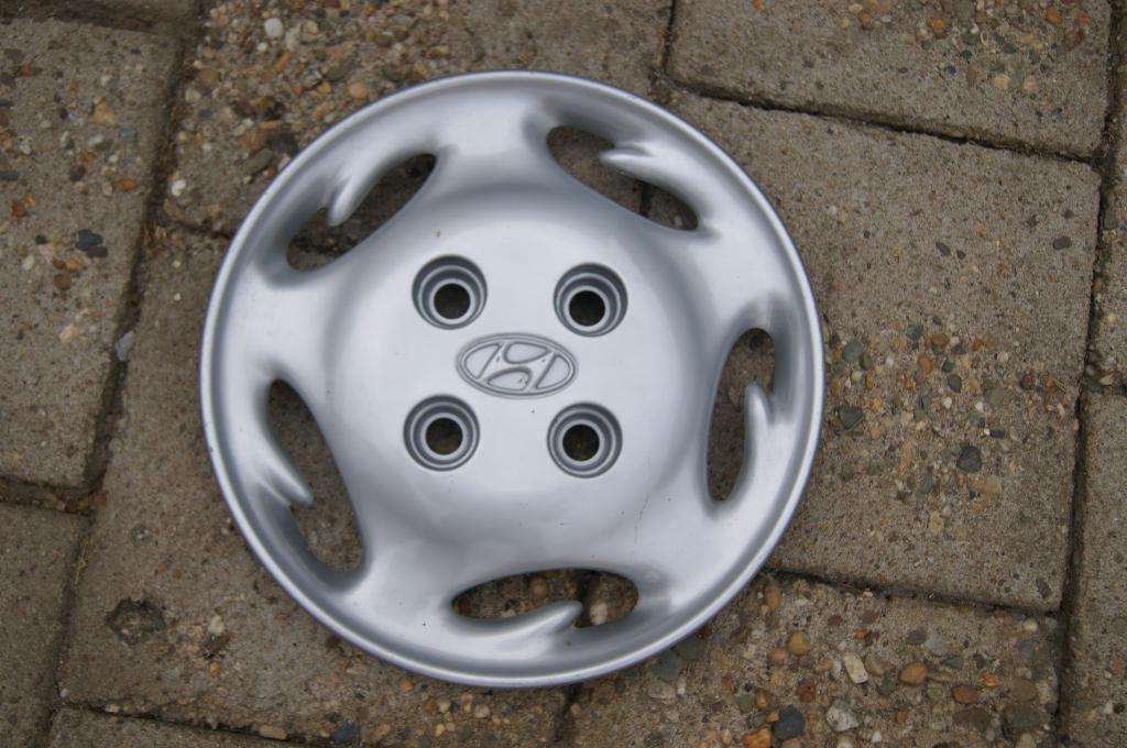 1 losse originele wieldop Hyundai Lantra 13 inch, Auto diversen, Wieldoppen, Ophalen of Verzenden, Gebruikt